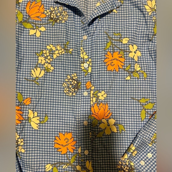 Lands End “Autumn Leaves” fall button up blouse fits like a small or medium - Picture 2 of 4